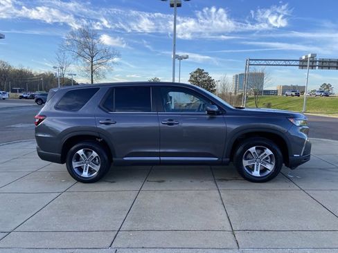Used 2025 Honda Pilot EX-L image 12