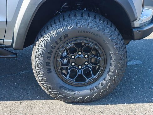 Used 2026 Chevrolet Colorado ZR2 w/ ZR2 Bison Edition image 9