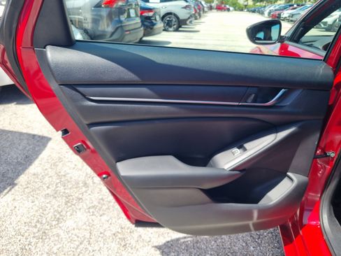 Used 2018 Honda Accord Sport image 14
