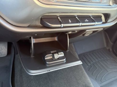 Used 2018 Chevrolet Silverado 1500 LT w/ All Star Edition image 31