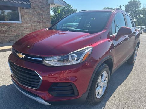 Used 2019 Chevrolet Trax LT w/ LT Convenience Package AWD/4WD image 1