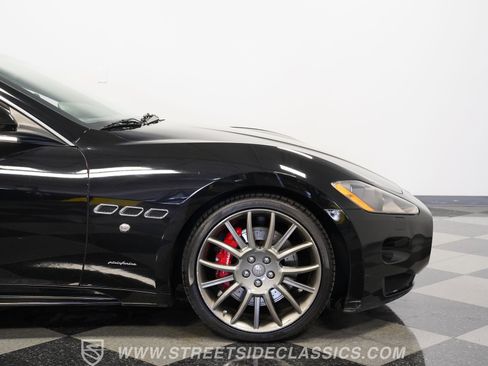 Used 2010 Maserati GranTurismo S RWD image 31