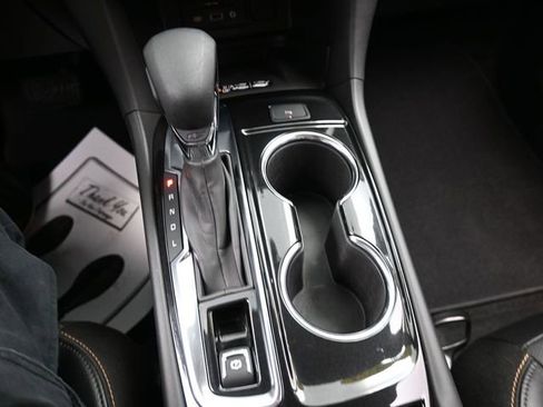 Used 2023 Chevrolet Equinox Premier image 11