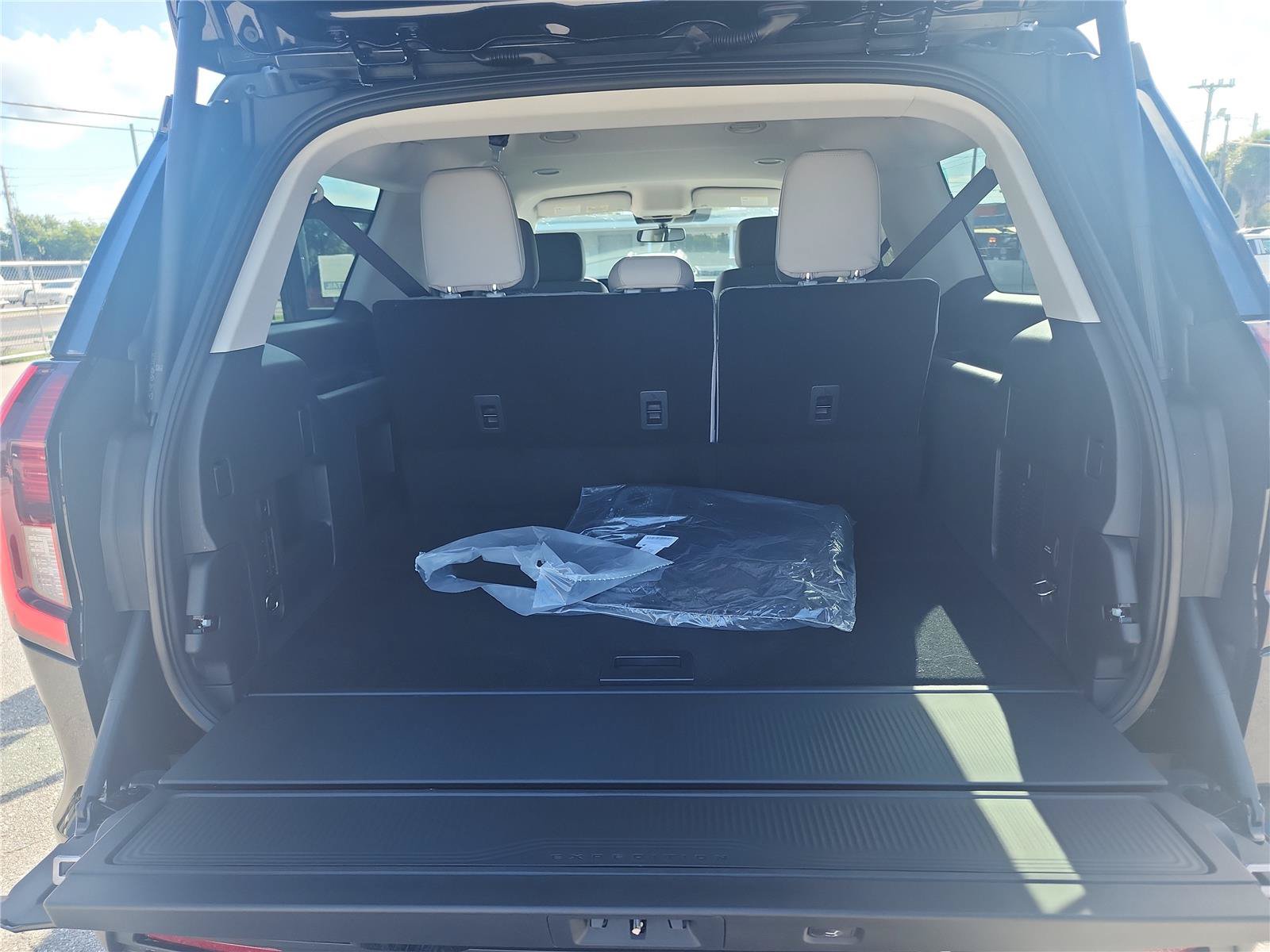 New 2027 Ford Expedition Max Active RWD image 18