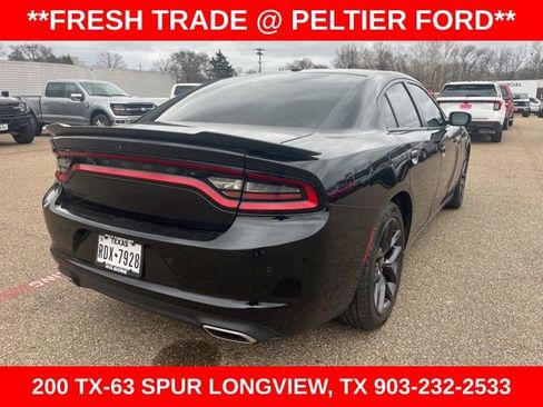Used 2022 Dodge Charger SXT w/ Blacktop Package image 10
