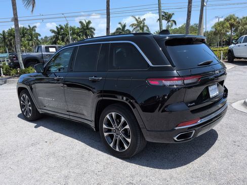 Used 2023 Jeep Grand Cherokee Overland w/ Luxury Tech Group IV AWD/4WD image 7