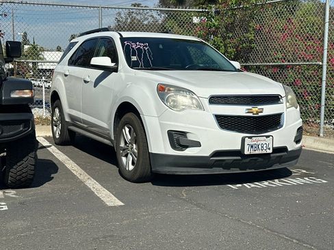 Used 2015 Chevrolet Equinox LT w/ Driver Convenience Package FWD image 2