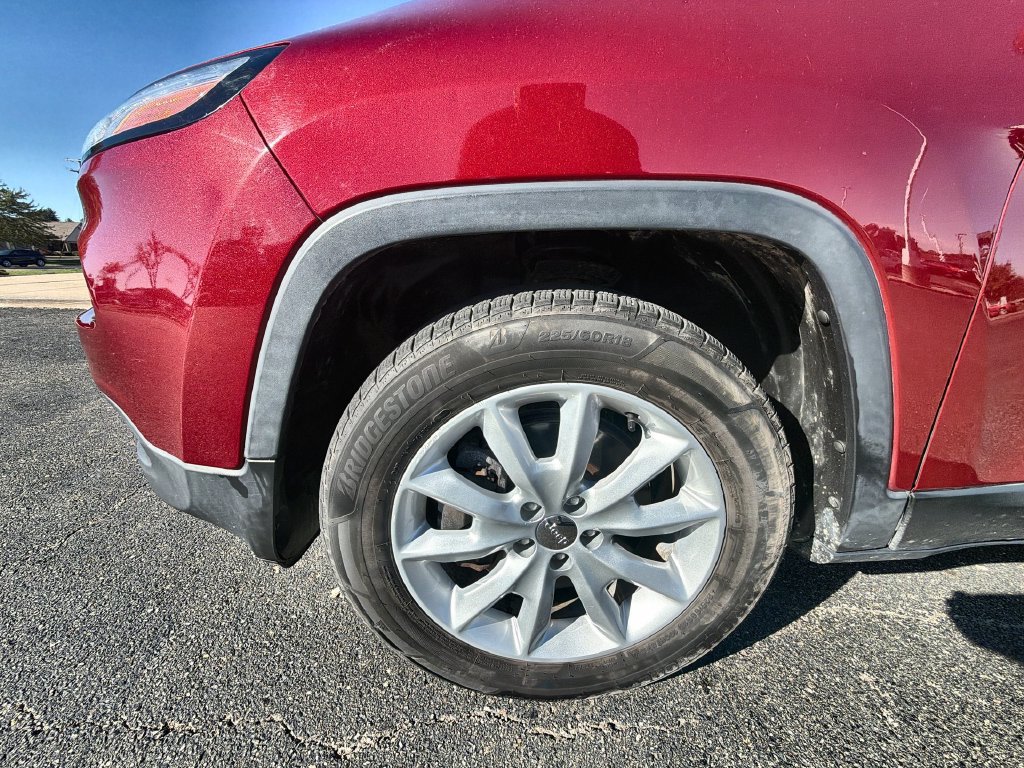 Used 2015 Jeep Cherokee Limited w/ Trailer Tow Group AWD/4WD image 18