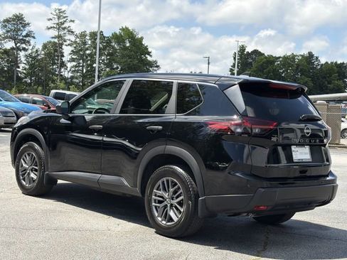 Certified 2024 Nissan Rogue S FWD image 3