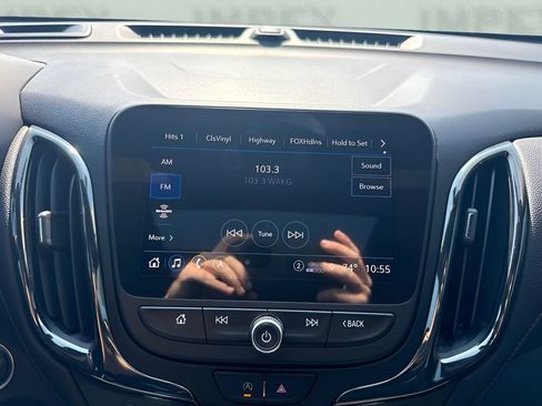 Used 2022 Chevrolet Equinox RS w/ LPO, Hit The Road Package FWD image 21