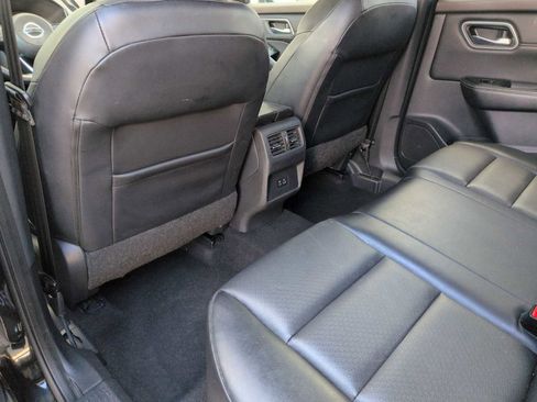 Used 2021 Nissan Rogue SV w/ Premium Package image 16