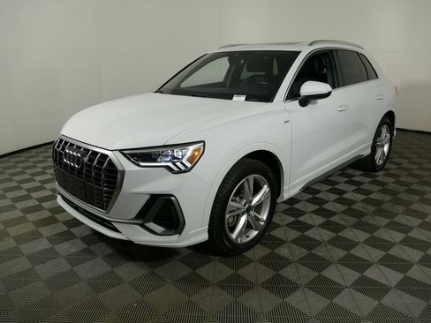 Used 2023 Audi Q3 2.0T Premium Plus w/ Premium Plus Package AWD/4WD image 7