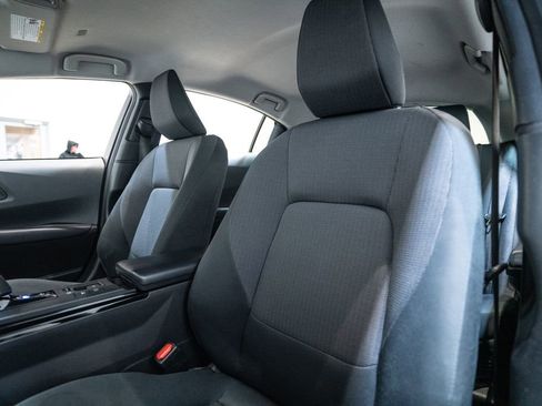 Used 2025 Toyota Prius LE image 6