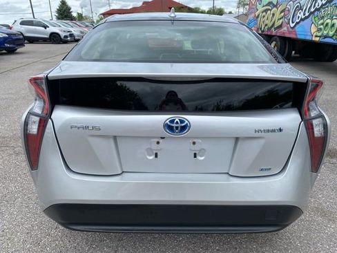 Used 2016 Toyota Prius Two image 3