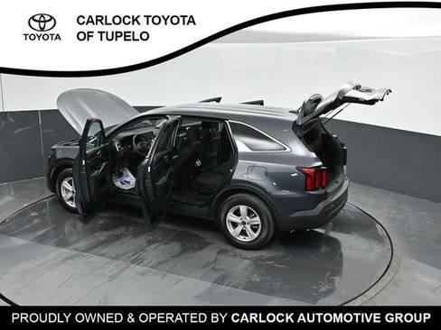 Used 2022 Kia Sorento LX FWD image 49