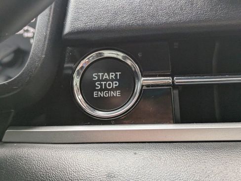 Used 2024 Mitsubishi Outlander SE image 28