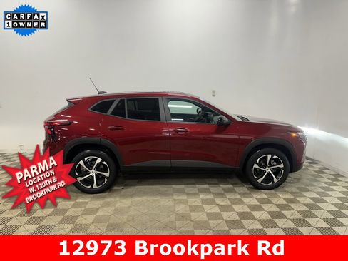 Certified 2025 Chevrolet Trax RS w/ Sunroof Package image 4