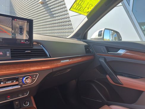 Used 2023 Audi Q5 e Premium Plus w/ Premium Plus Package image 26