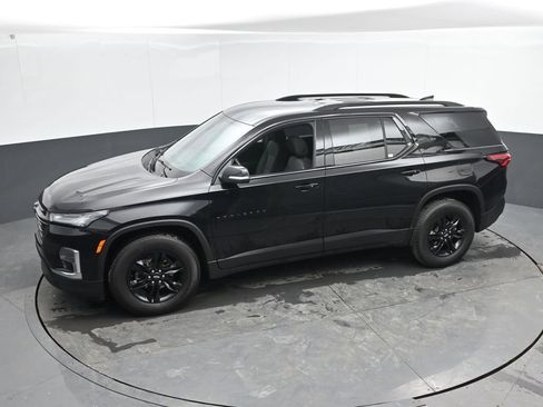 Used 2022 Chevrolet Traverse LT w/ Midnight/Sport Edition image 45