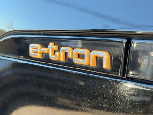 Used 2019 Audi e-tron Premium Plus image 12