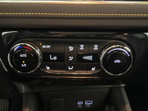 Used 2024 Chevrolet TrailBlazer ACTIV w/ Convenience Package AWD/4WD image 25