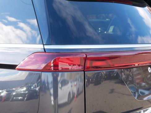 Certified 2024 Kia Carnival LX image 16