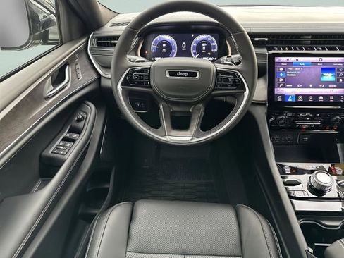 New 2025 Jeep Grand Cherokee L Overland w/ Luxury Tech Group IV AWD/4WD image 13