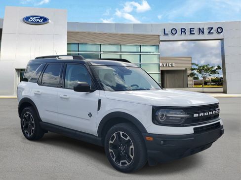 Used 2021 Ford Bronco Sport Outer Banks w/ Outer Banks Package AWD/4WD image 3