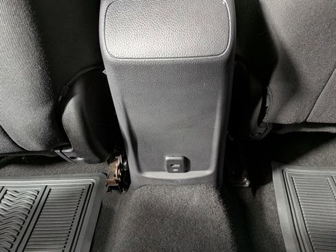 Used 2017 Chevrolet Cruze LT image 23