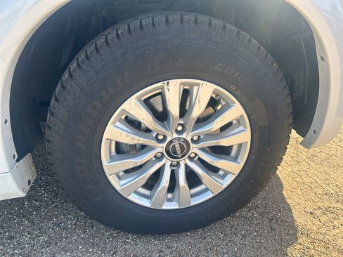 Used 2024 Nissan Armada SV AWD/4WD image 7