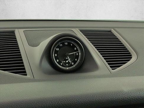 New 2026 Porsche Macan image 22