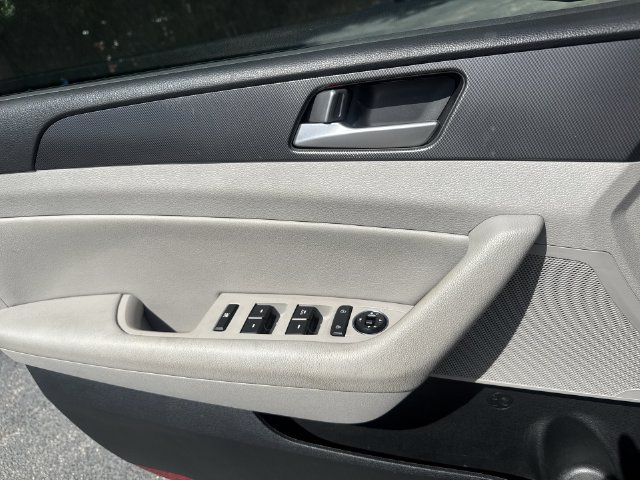 Used 2016 Hyundai Sonata Sport w/ Option Group 1V FWD image 27