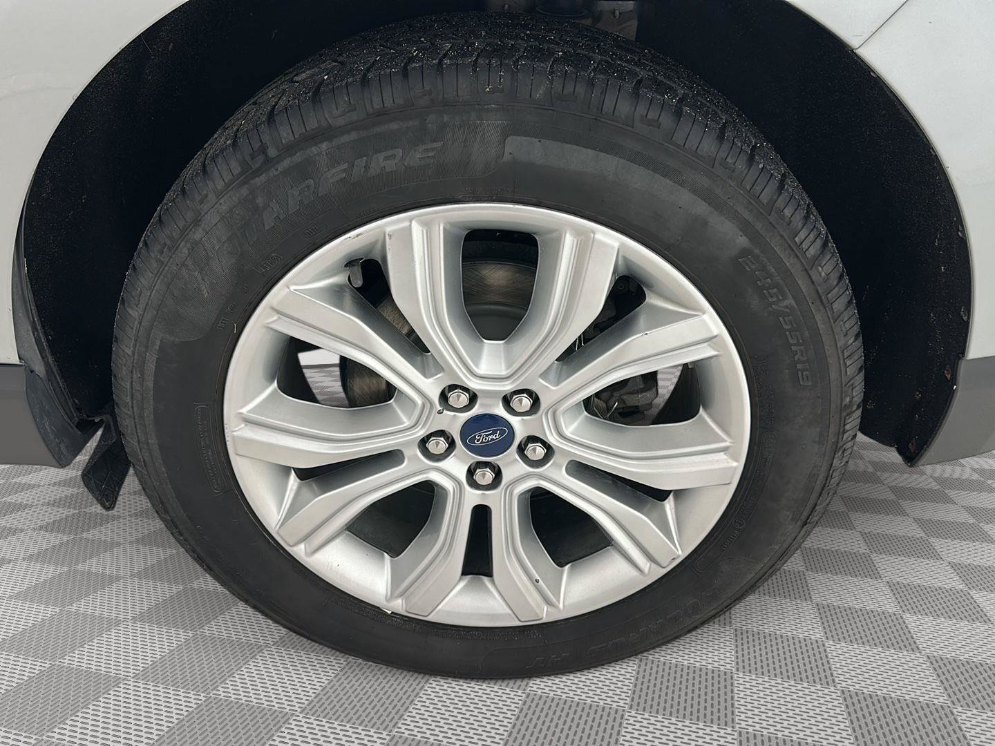 Used 2020 Ford Edge Titanium AWD/4WD image 30