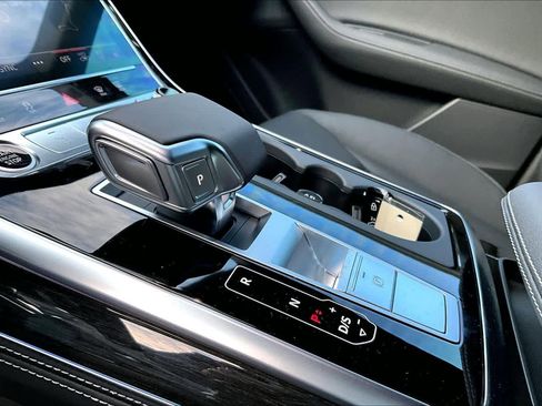 New 2026 Audi Q8 Premium Plus image 7