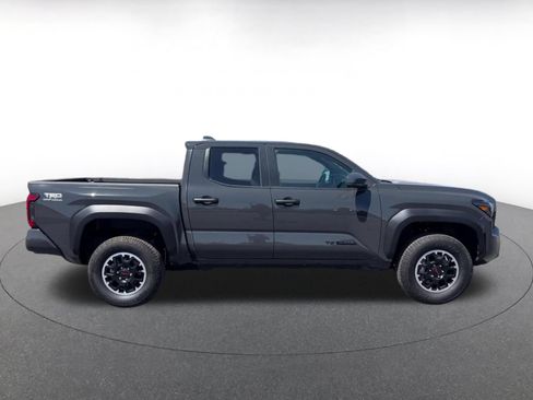 Used 2025 Toyota Tacoma TRD Off-Road AWD/4WD image 15