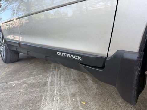 Used 2017 Subaru Outback 2.5i Limited image 19