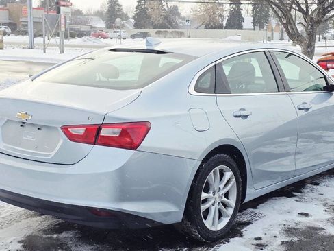 Used 2017 Chevrolet Malibu LT image 6