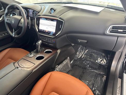 Certified 2023 Maserati Ghibli Modena RWD image 18