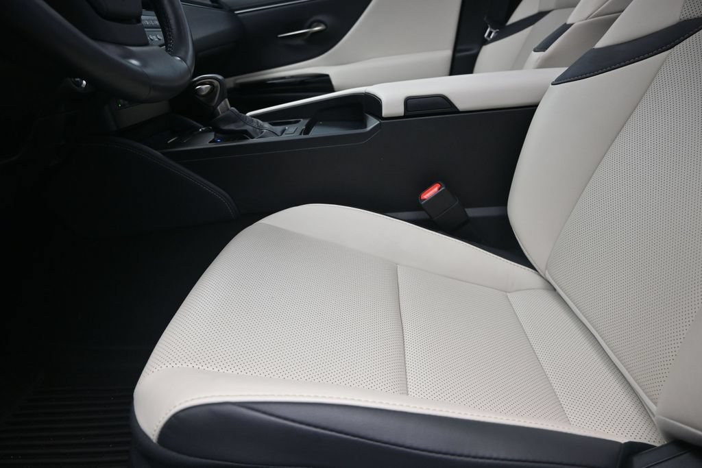 Used 2025 Lexus ES 350 w/ Premium Package FWD image 13