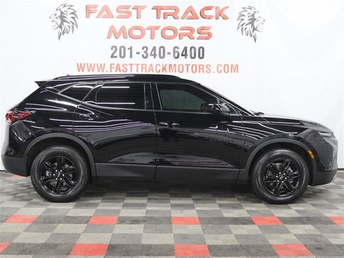 Used 2022 Chevrolet Blazer LT w/ Midnight/Sport Edition image 4