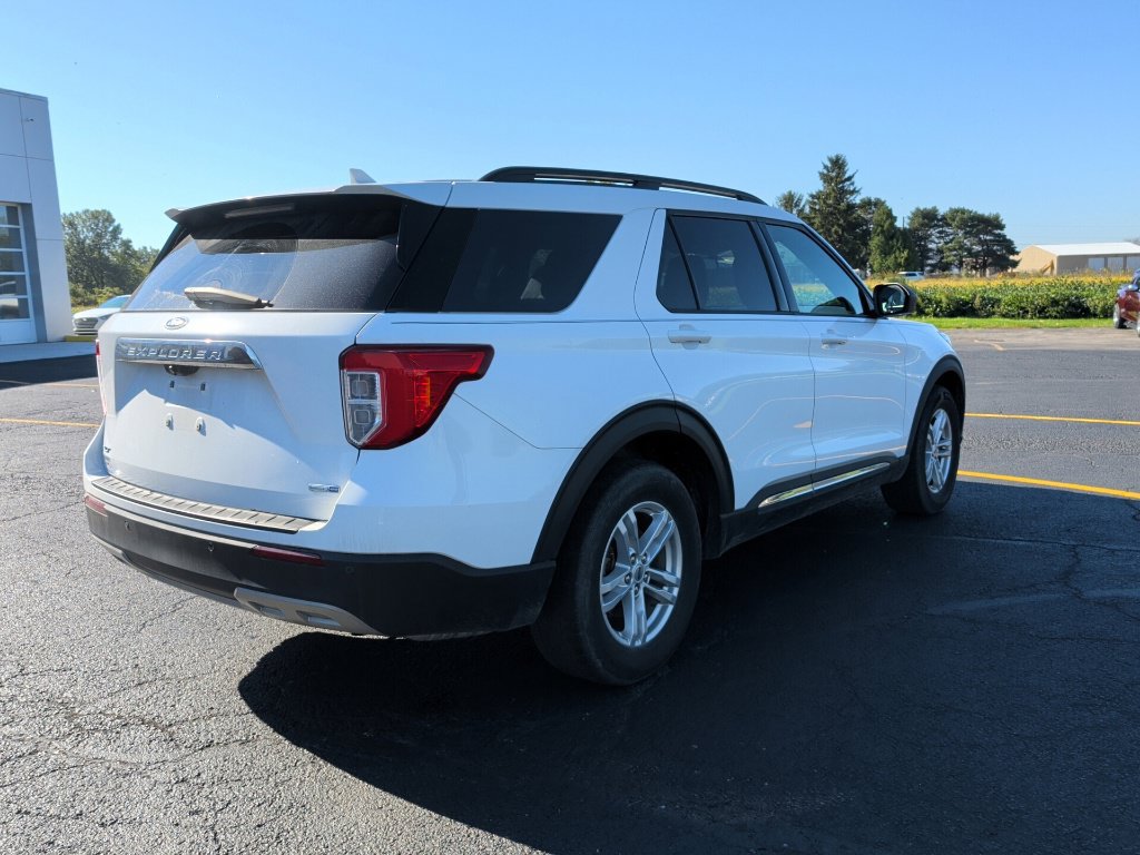 Used 2020 Ford Explorer XLT w/ Equipment Group 202A AWD/4WD image 7