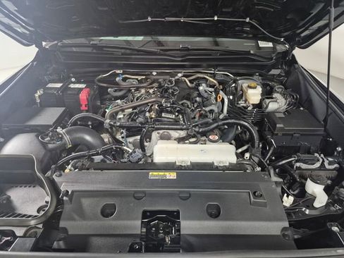 Certified 2024 Toyota Tacoma TRD Off-Road image 8