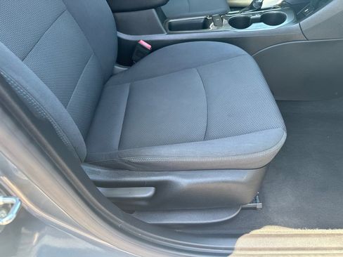 Used 2018 Chevrolet Cruze LT w/ Convenience Package image 10