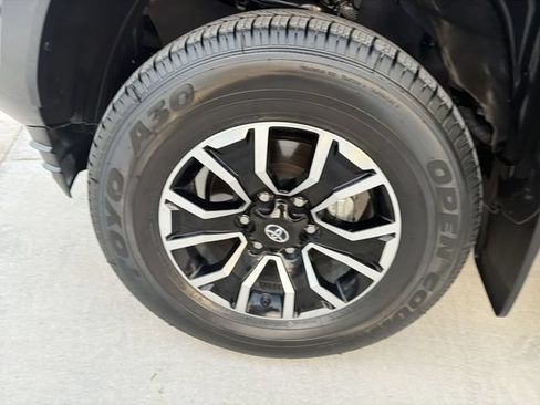 Certified 2023 Toyota Tacoma TRD Sport w/ Advanced Technology Package AWD/4WD image 31