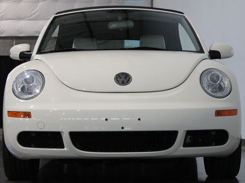 Used 2007 Volkswagen Beetle Triple White Edition FWD image 32