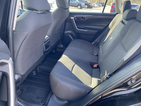 Used 2021 Toyota RAV4 LE image 12