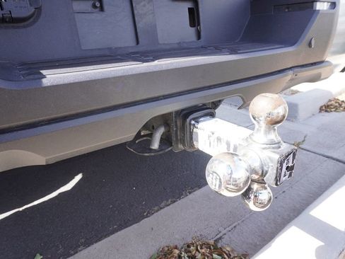 Used 2024 Toyota Tundra Platinum AWD/4WD image 6