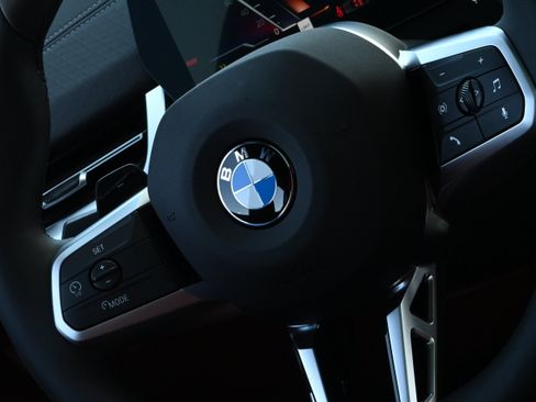 New 2026 BMW X2 xDrive28i AWD/4WD image 23