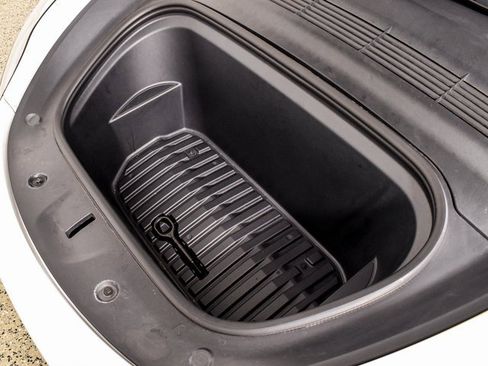 Used 2023 Tesla Model Y Long Range image 40