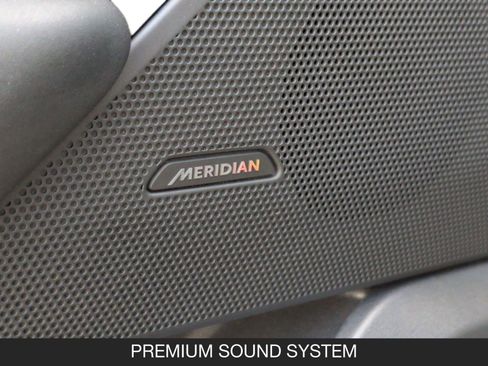 Used 2025 Land Rover Range Rover Velar Dynamic SE image 24